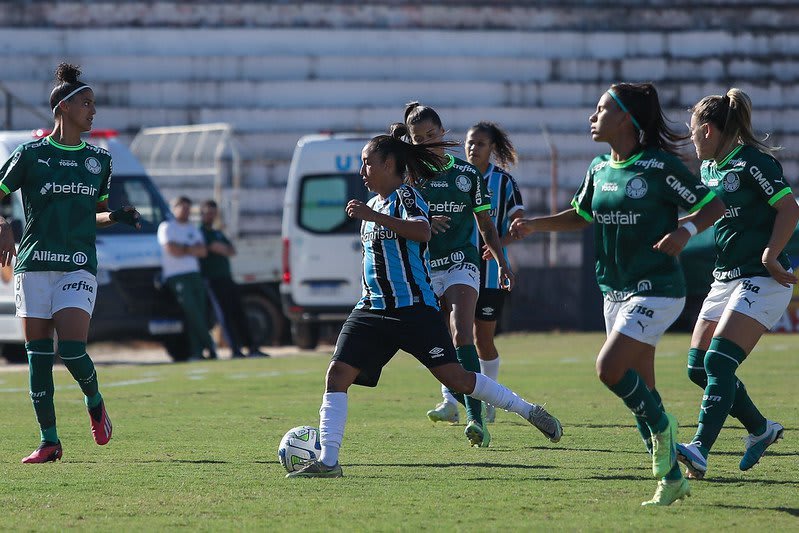 Grêmio leva virada do Palmeiras e decide classificação na última rodada do Brasileirão Feminino