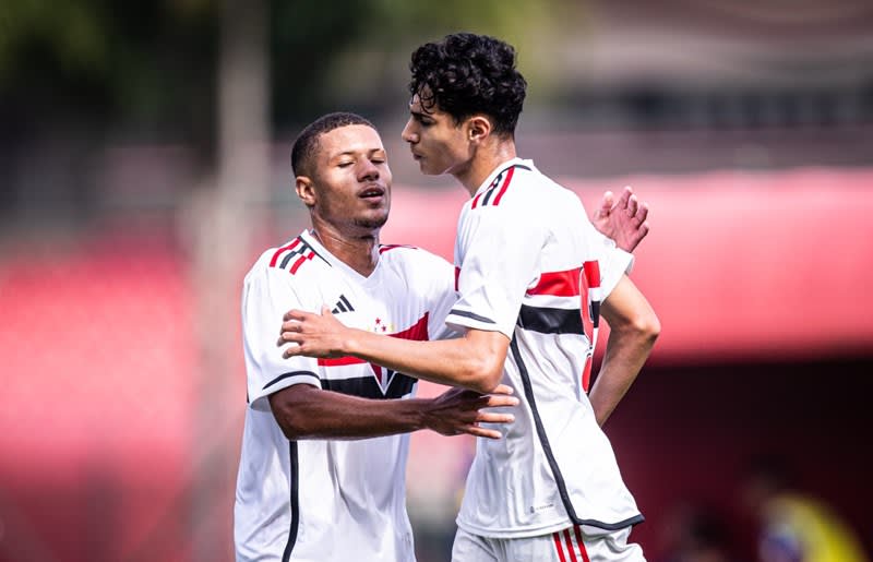 Sub-16 vence pela abertura da segunda fase da Copa Buh - SPFC