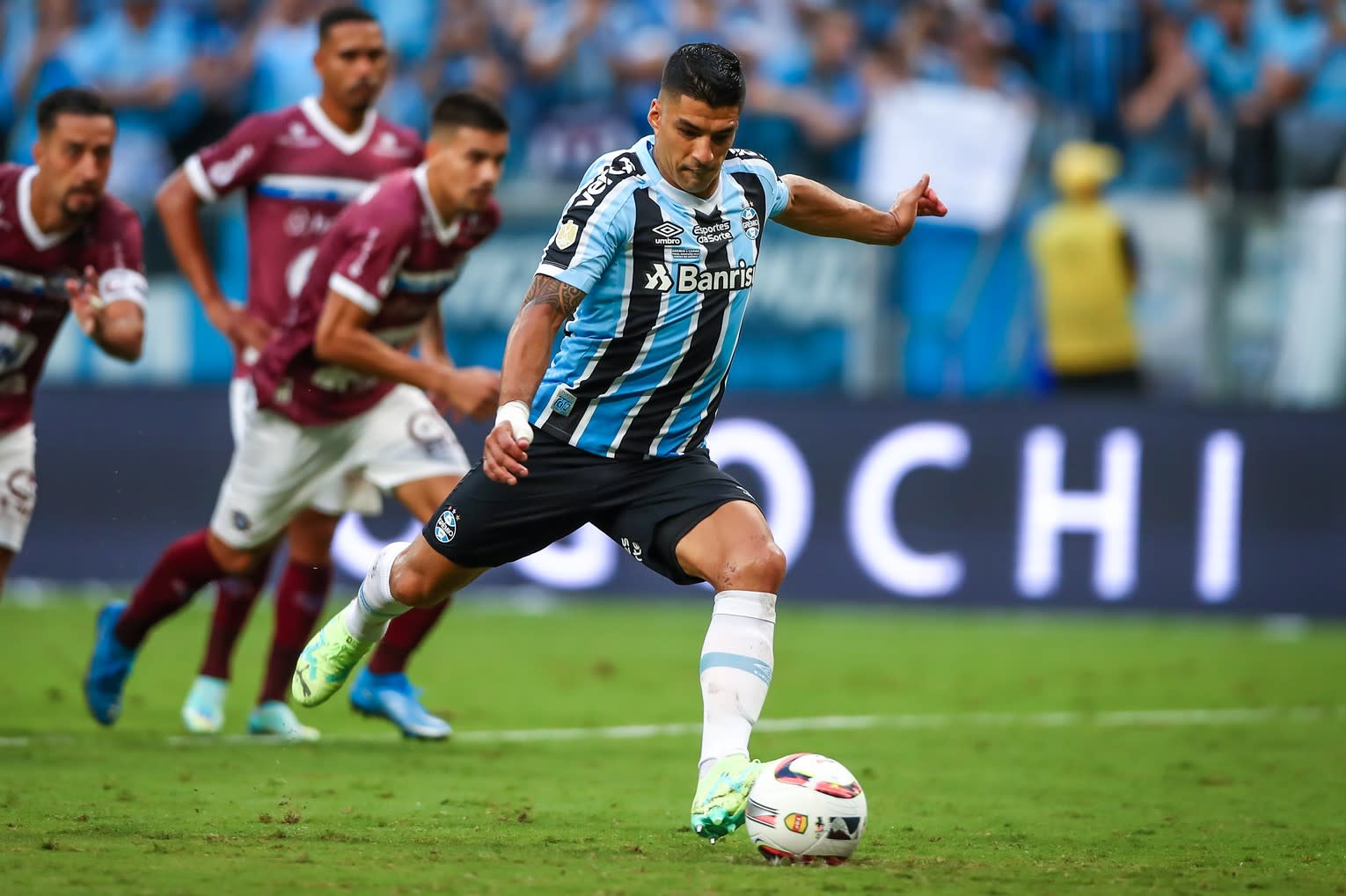 GRÊMIO ACERTA MAIS UM JOGADOR PARA RENATO E PLANEJA SUBSTITUTO DE SUÁREZ 