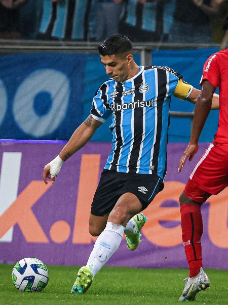 Em jogo de duas viradas, Grêmio e Bragantino empatam no Brasileirão