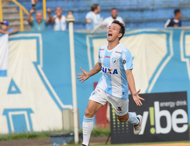 Destaque do Londrina, Dagoberto, ex- Cruzeiro, retoma origens e faro de artilheiro