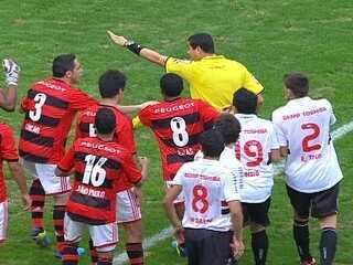 Empate deixa satisfeitos os jogadores do Flamengo: De bom tamanho