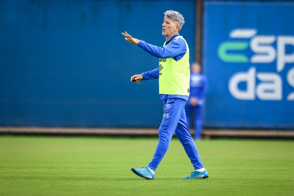 Renato Portaluppi prepara estratégia para superar o Palmeiras — Foto: Lucas Uebel/Grêmio FBPA