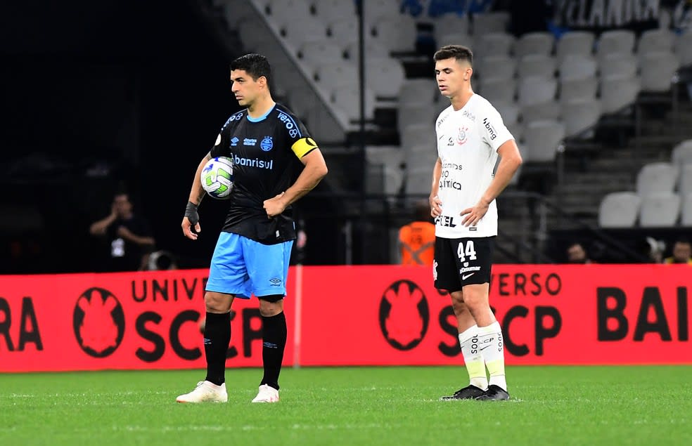 Suárez em empate do Grêmio — Foto: Marcos Ribolli