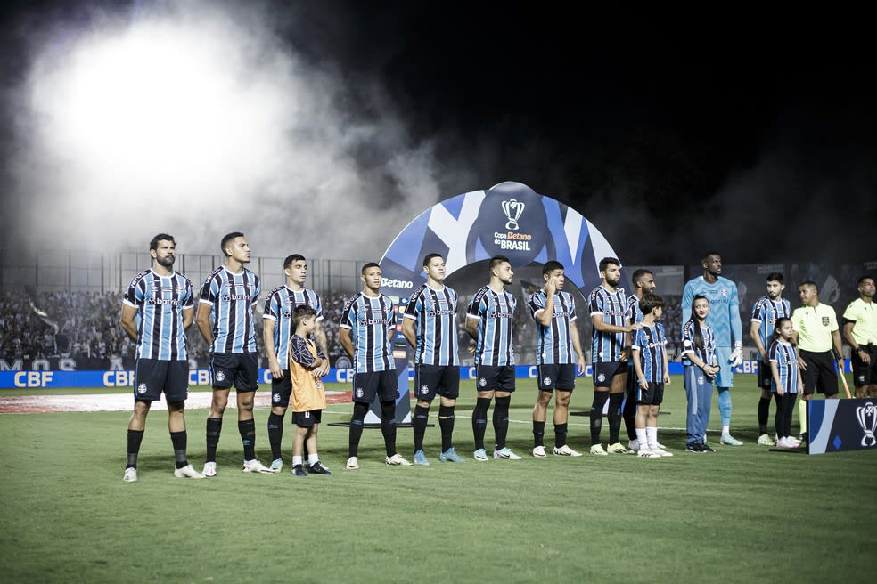 Time do Grêmio no empate sem gols com o Operário