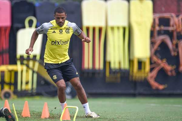 De La Cruz treina e é opção para final do Carioca pelo Flamengo.