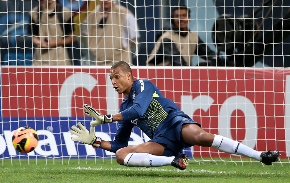 Dida defendi pênalti de Alexandre Pato em Grêmio x Corinthians, pela Copa do Brasil 2013 — Foto: Wesley Santos / Agência PressDigital