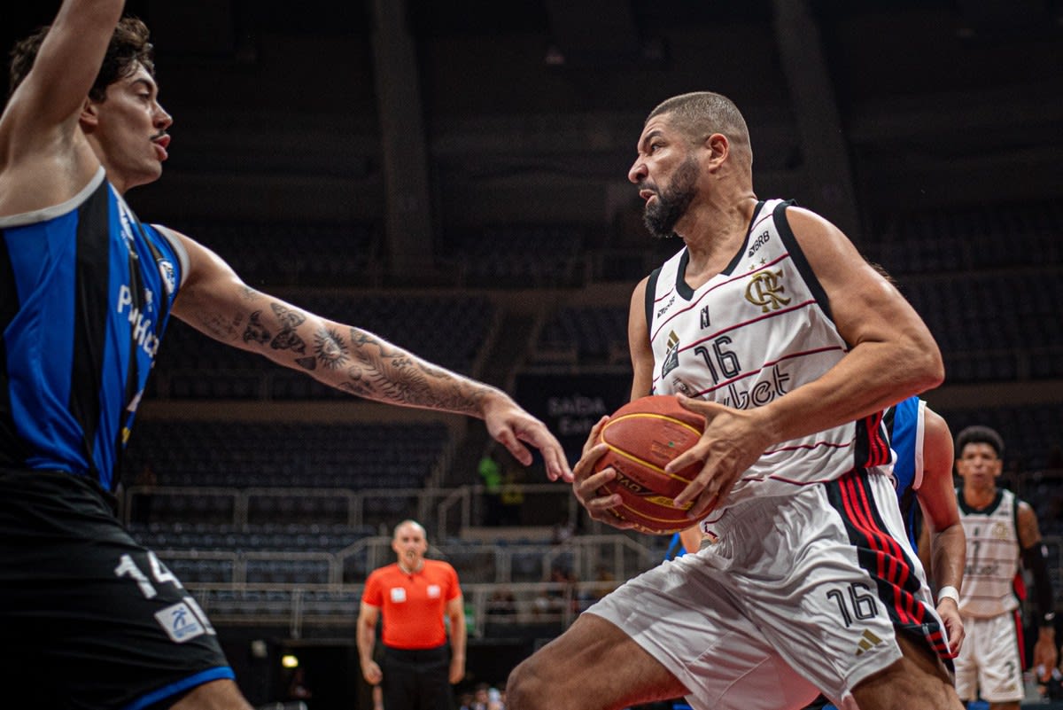 Flamengo conquista vitória sobre Pinheiros e lidera NBB rumo aos playoffs.