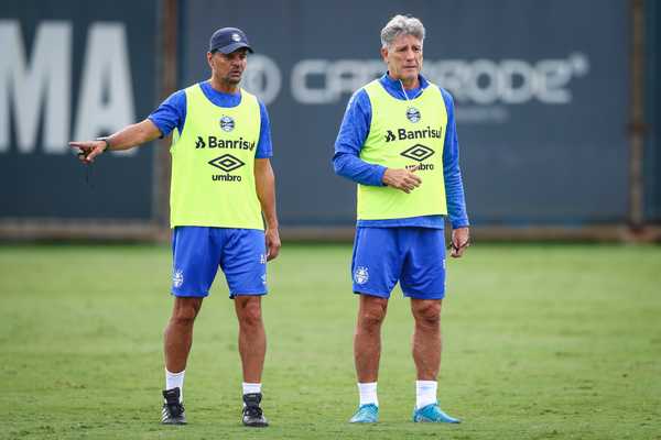 Grêmio busca recuperação para reduzir pressão em semana decisiva.