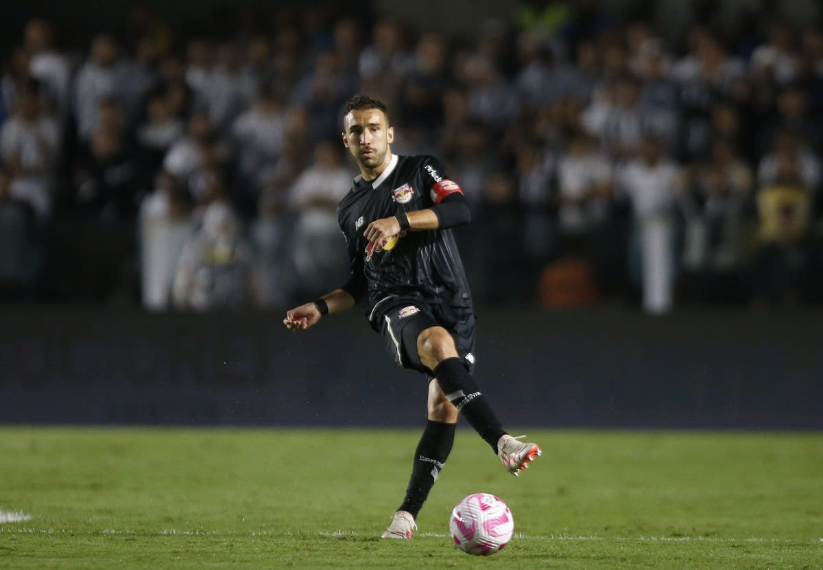 Flamengo tem reunião por Léo Ortiz e aguarda posicionamento do Bragantino