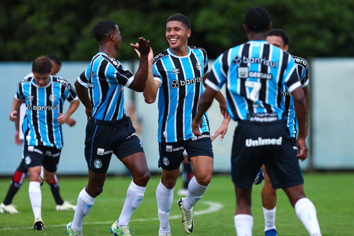 Grêmio supera São Paulo e lidera com sucesso no Brasileiro Sub-20.