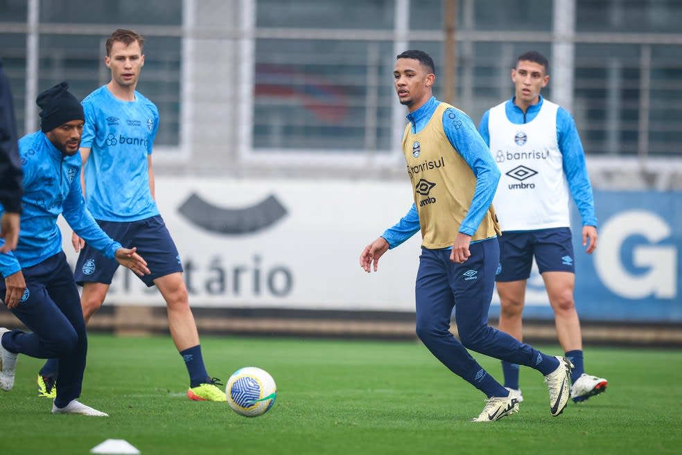 André Henrique em treino do Grêmio — Foto: Lucas Uebel/Divulgação Grêmio