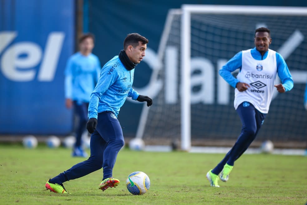 Cristaldo em treino do Grêmio, no CT Luiz Carvalho — Foto: Lucas Uebel/Grêmio FBPA