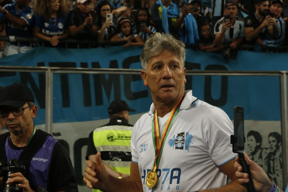 Renato comemorando o heptacampeonato gaúcho do Grêmio — Foto: João Victor Teixeira