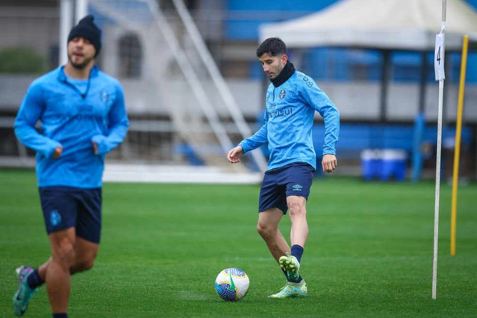 Villasanti em treino do Grêmio — Foto: Lucas Uebel/Grêmio