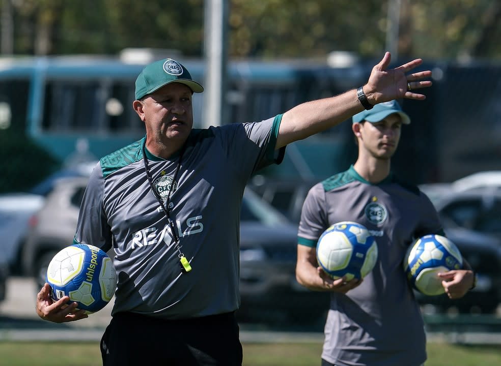 James Freitas, auxiliar-técnico do Coritiba — Foto: JP Pacheco / Coritiba