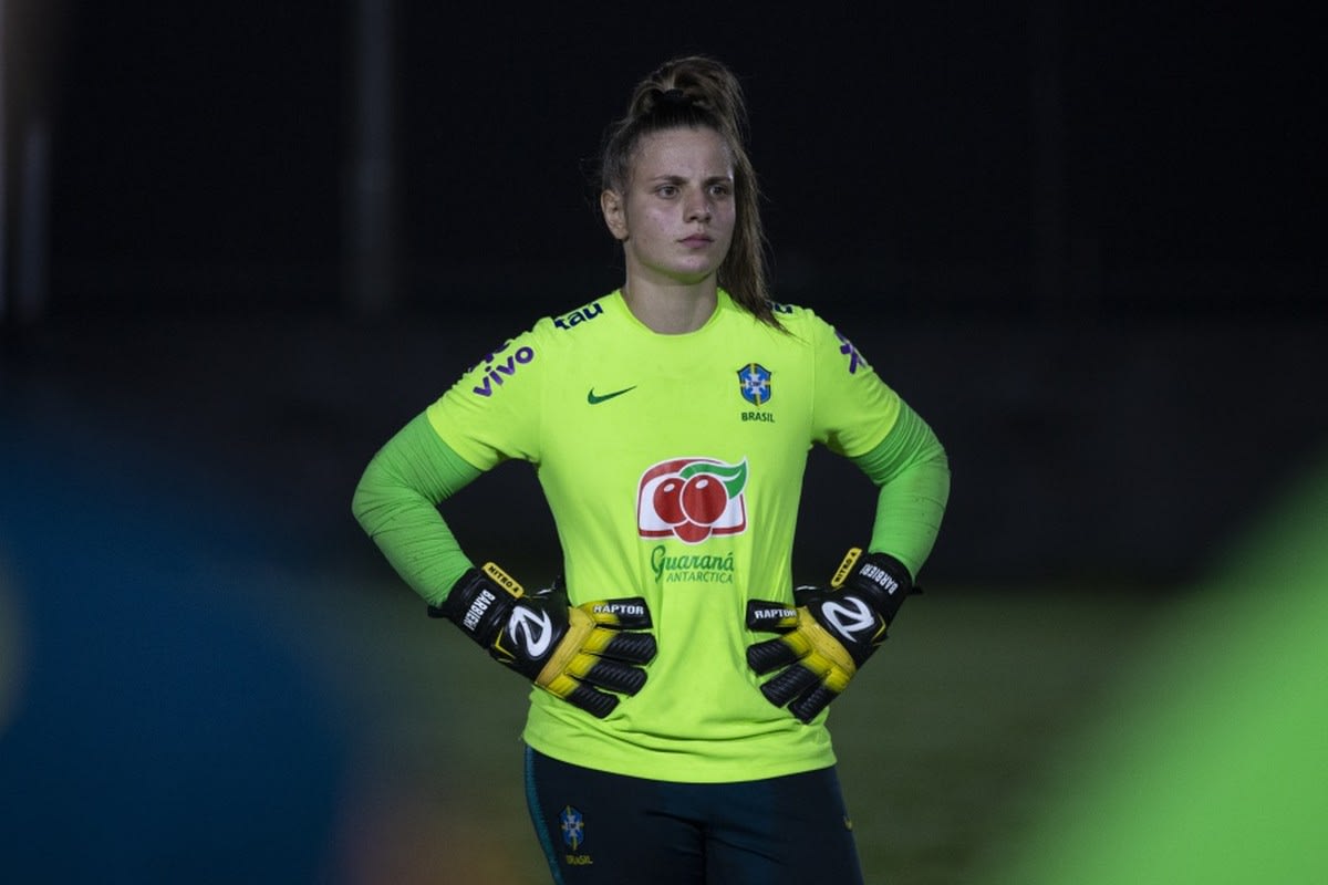 Gabi Barbieri do Flamengo substitui Lelê na convocação da seleção feminina.