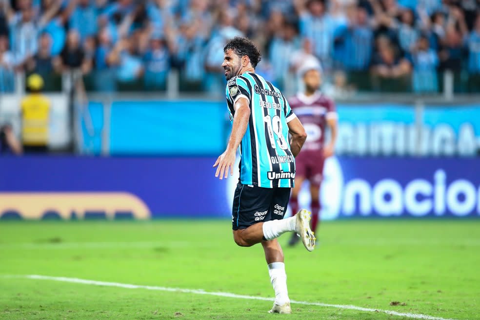 Diego Costa comemora gol pelo Grêmio — Foto: Lucas Uebel/Grêmio