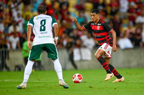 Flamengo inicia negociações para renovação de contrato com Igor Jesus