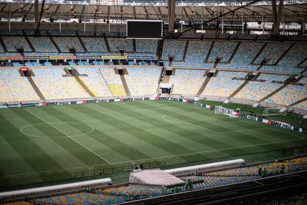 Vasco e Flamengo se enfrentam no Maracanã pela 7ª rodada do Brasileirão.