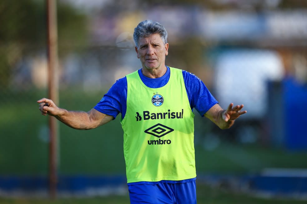 Renato em treino do Grêmio — Foto: Lucas Uebel/Grêmio