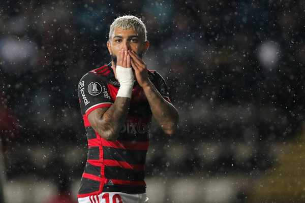 Desempenho de outras equipes expõe pontos fracos do Flamengo no campeonato.