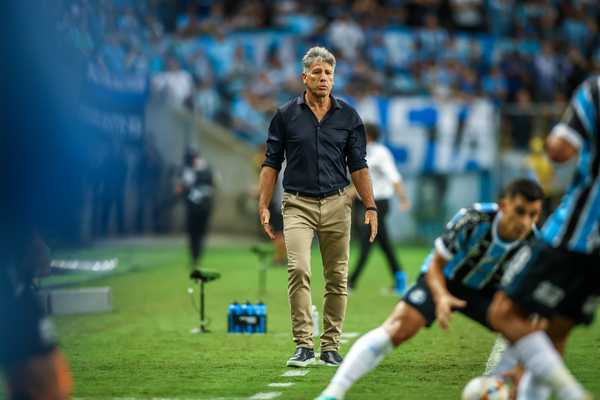 Renato defende decisão de poupar jogadores em derrota do Grêmio