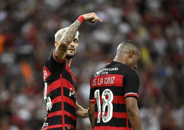 De La Cruz domina em goleada do Flamengo e Arrascaeta se destaca.