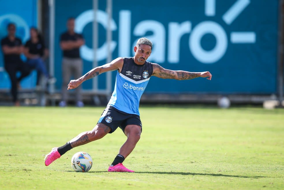 Jhonata Robert em jogo-treino do Grêmio — Foto: Lucas Uebel/Grêmio FBPA