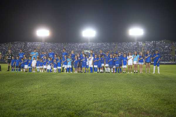 Cruzeiro encerra turnê no interior com mais de 50 mil torcedores nos estádios.