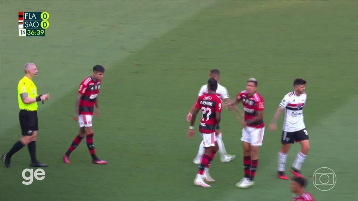 Flamengo x São Paulo: VAR salva Beraldo de suspensão no segundo jogo da  final da Copa do Brasil