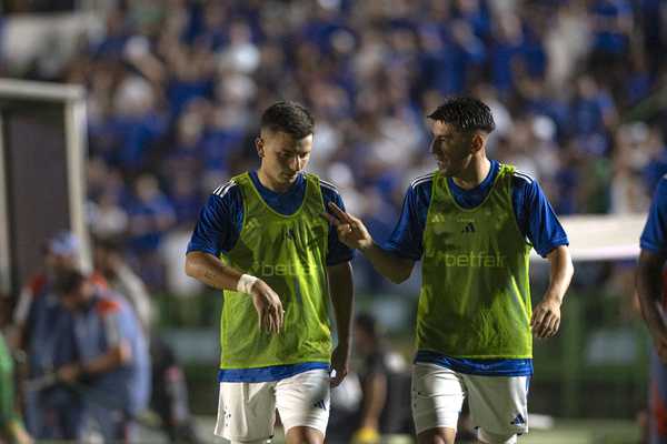 Cruzeiro: Larcamón confirma Neris e Villalba titulares e Barreal adaptado pela direita