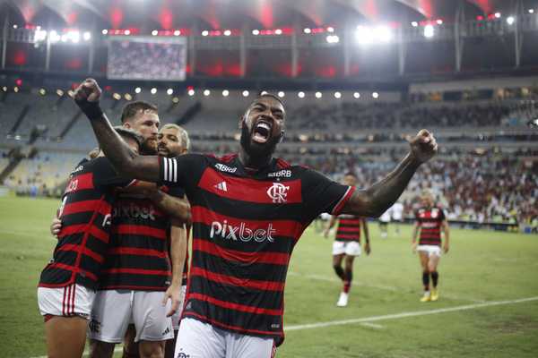 Gerson identifica positividades no Flamengo e destaca necessidade de ajuste do meio-campo.