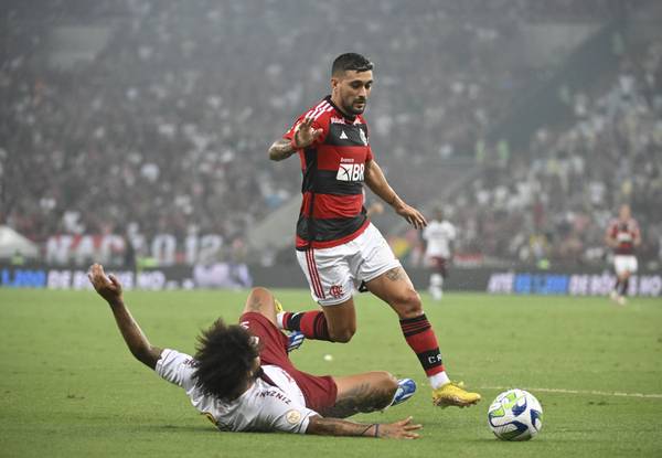 Todos pelo G-3: Arrascaeta, Pulgar e Varela pedem, e Flamengo providencia jatinhos para trio