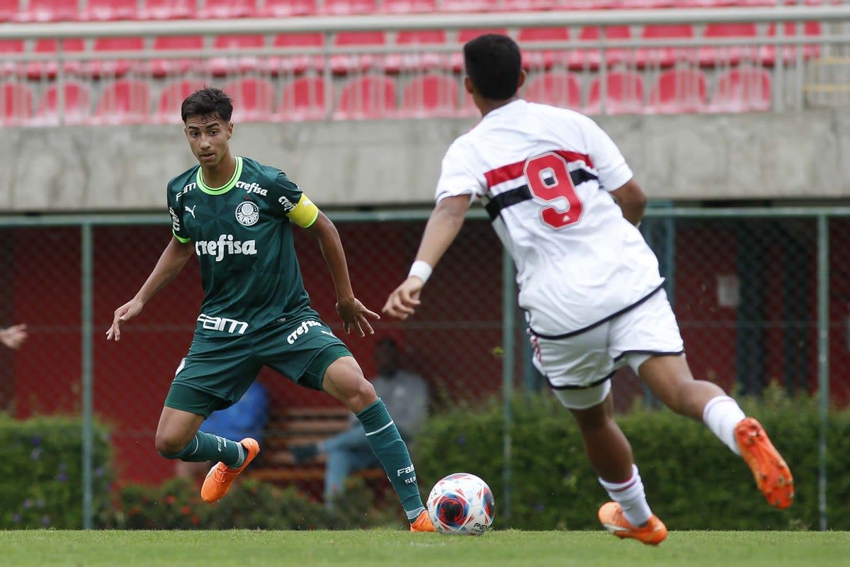 Coutinho marca no fim e Palmeiras traz empate de Cotia (x SP) na ida da  semifinal do Paulista Sub-17 