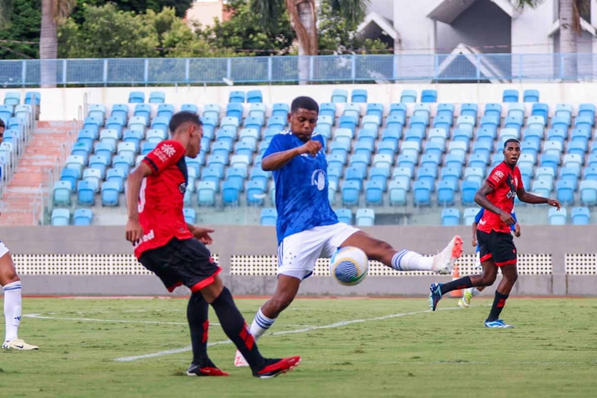 Atlético-go e Cruzeiro empatam em Goiânia e mantêm invencibilidade no Brasileirão Sub-20