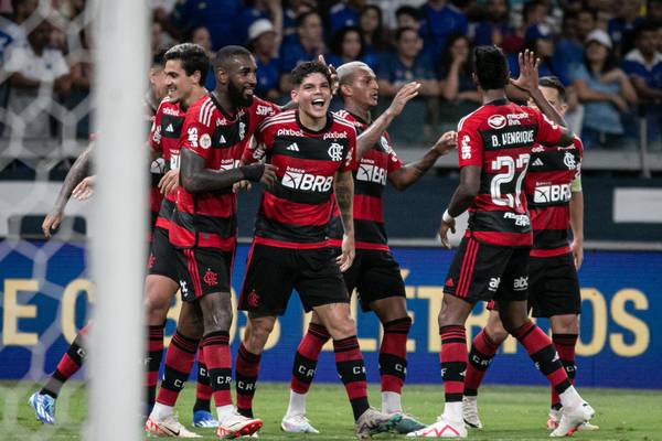 Autor do primeiro gol Flamengo da era Tite, Ayrton Lucas exalta treinador: Campeão de tudo