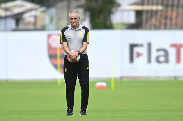 Presença de Pulgar e convocados reforçam Flamengo em treino para final do Carioca.