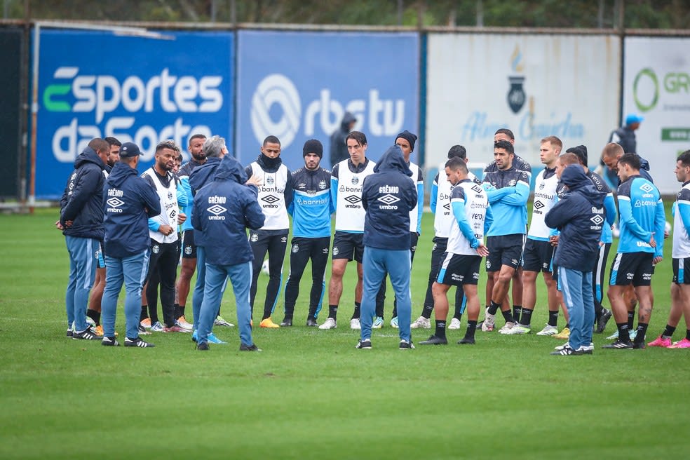 Após cirurgia, Grêmio aguarda por retorno de Ferreira em julho e