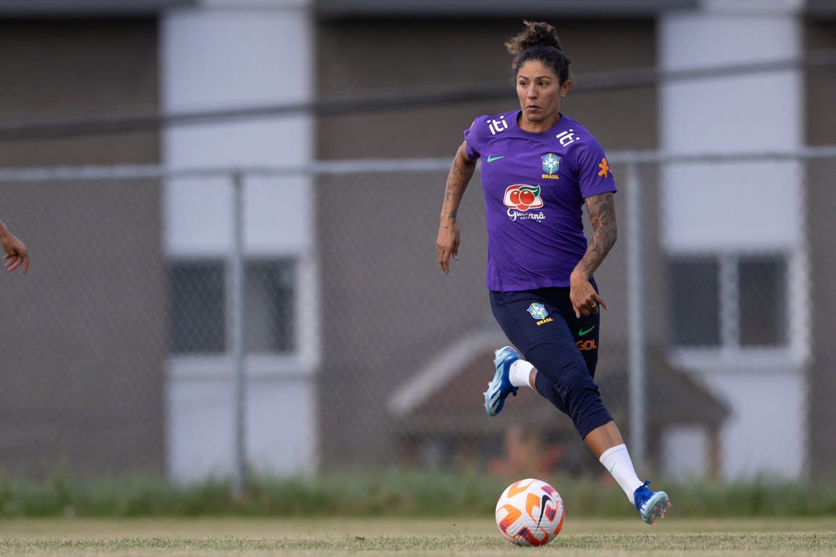 Flamengo está em conversas avançadas para contratar atacante Cristiane