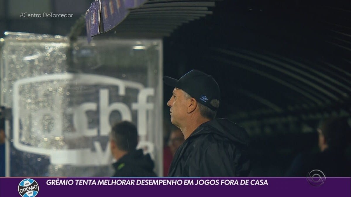 Quem joga? Sem Carballo, veja opções para o meio-campo do Grêmio contra o Corinthians