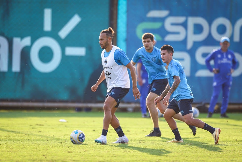 Braithwaite faz primeiro treino no Grêmio — Foto: Lucas Uebel/Grêmio