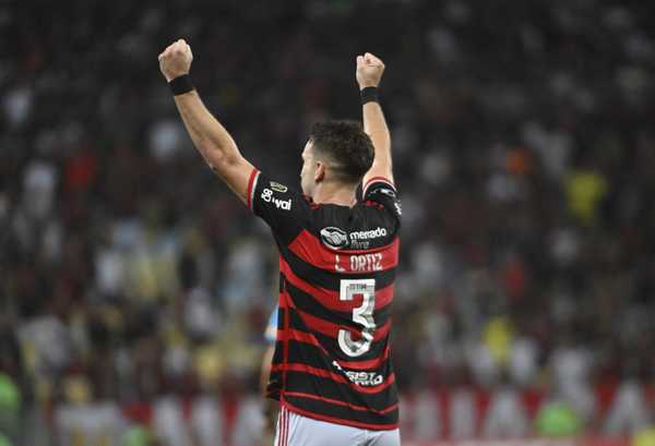 Ortiz comemora estreia no Flamengo e gol importante em jogo contra adversário difícil