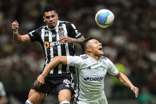 Cruzeiro tem péssima performance, derrota incontestável e flerta com goleada no ano.