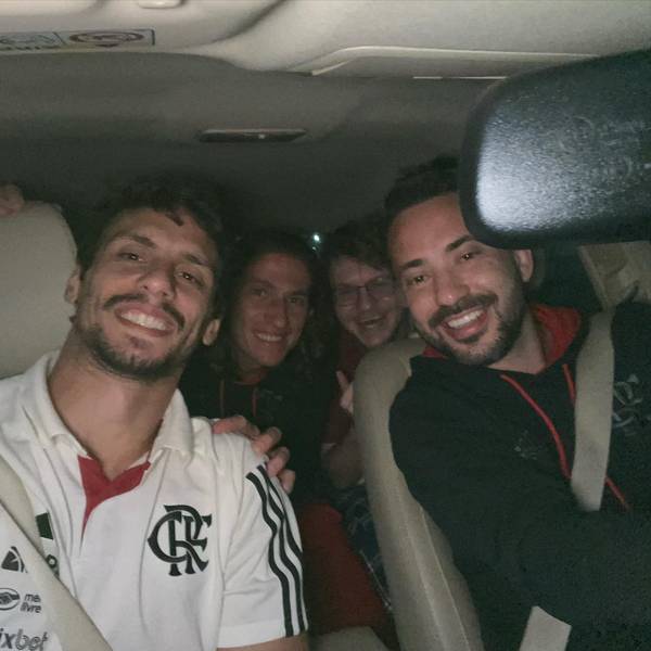 Ator pede carona a Everton Ribeiro e tem surpresa com ídolos do Flamengo: Super-heróis