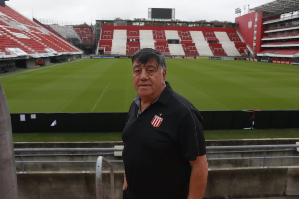 Jorge Herrera, no estádio do Estudiantes, em La Plata — Foto: João Victor Teixeira