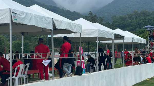 Sobrevivente do incêndio no Ninho, Jhonata Ventura passa a trabalhar no scout da base do Flamengo