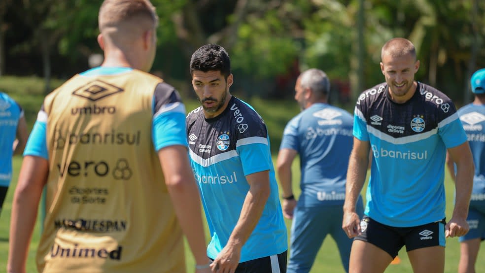 Suárez em treino do Grêmio em Atibaia — Foto: Luis Eduardo Muniz/Divulgação Grêmio