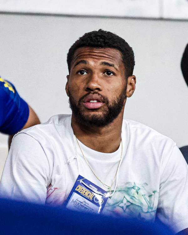 Gabriel Menino e Wesley trocam experiências sobre falta de ajuda no Cruzeiro