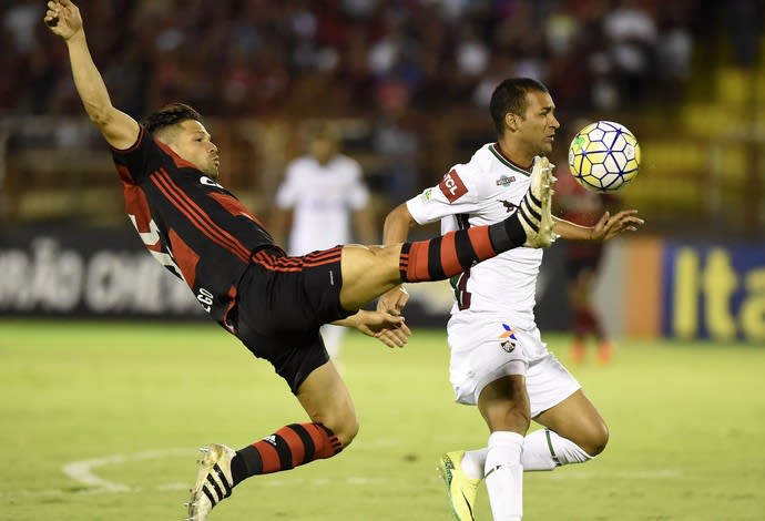 Análise: com ritmo mudado, Flamengo ""soube sofrer"" para vencer o clássico